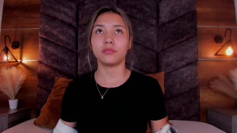 Snapshot of sarahevans__ chatting on March 2, 11:39 am Sarah Evans online show from March 2, 11:39 am