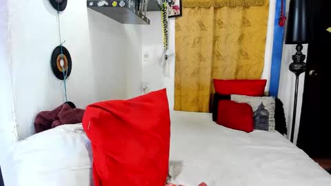  SARAHJEY     online show from February 3, 6:45 am