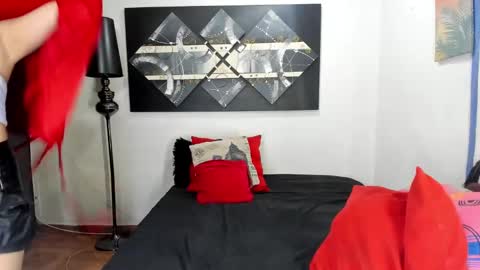  SARAHJEY     online show from February 20, 7:19 pm