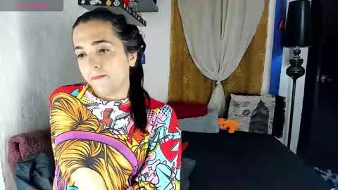 Snapshot of sarahjey chatting on February 19, 4:41 am SARAHJEY online show from February 19, 4:41 am