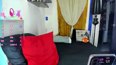 Snapshot of sarahjey chatting on March 13, 5:47 am SARAHJEY online show from March 13, 5:47 am