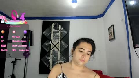 Snapshot of sarahjey chatting on April 2, 4:04 pm SARAHJEY online show from April 2, 4:04 pm