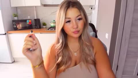 Sarah online show from September 19, 12:06 pm