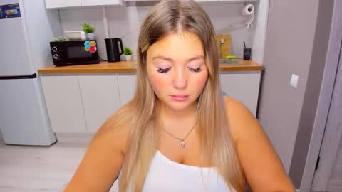 Sarah online show from October 19, 3:12 pm