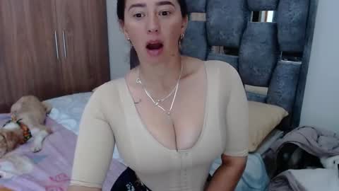 Lia online show from January 8, 2:35 pm