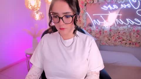 Snapshot of sarahrhodes_ chatting on January 6, 11:58 am Sarah Rhodes online show from January 6, 11:58 am