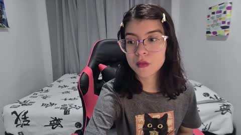 Sarah  online show from February 22, 4:05 pm