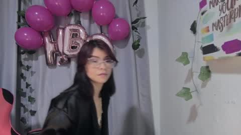 Sarah  online show from May 15, 3:41 pm