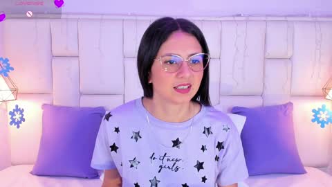 Snapshot of sarahsophia_ chatting on January 7, 11:37 am SARAH online show from January 7, 11:37 am