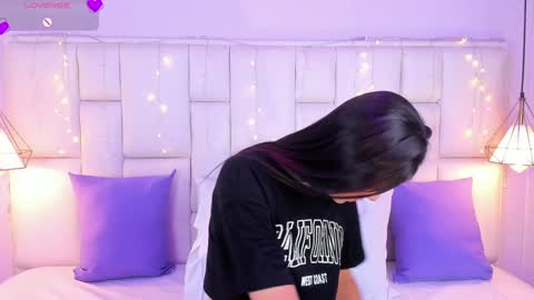 Snapshot of sarahsophia_ chatting on January 8, 11:54 am SARAH online show from January 8, 11:54 am