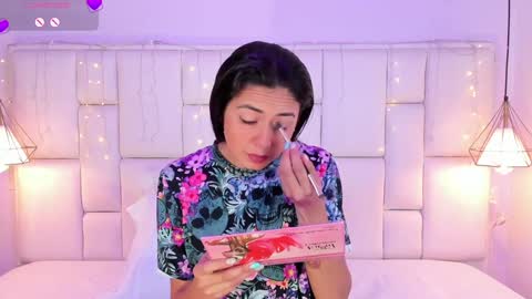 Snapshot of sarahsophia_ chatting on January 22, 11:34 am SARAH online show from January 22, 11:34 am