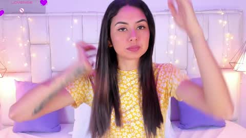 Snapshot of sarahsophia_ chatting on January 24, 11:26 am SARAH online show from January 24, 11:26 am