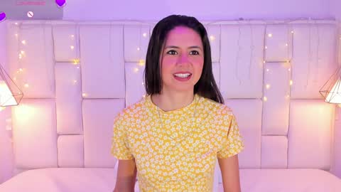 Snapshot of sarahsophia_ chatting on February 1, 11:21 am SARAH online show from February 1, 11:21 am