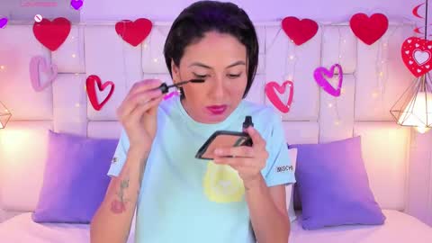 Snapshot of sarahsophia_ chatting on February 24, 11:32 am SARAH online show from February 24, 11:32 am