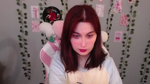 Snapshot of sarakinski chatting on January 12, 10:12 am Sara online show from January 12, 10:12 am