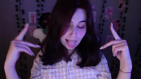 Snapshot of sarakinski chatting on January 20, 1:32 pm Sara online show from January 20, 1:32 pm