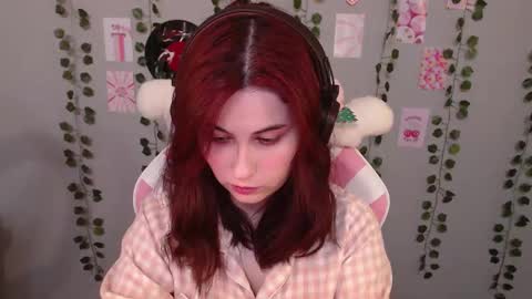 Snapshot of sarakinski chatting on February 14, 11:10 am Sara online show from February 14, 11:10 am