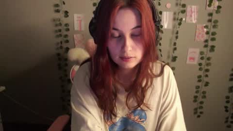 Snapshot of sarakinski chatting on September 16, 2:07 pm Sara online show from September 16, 2:07 pm