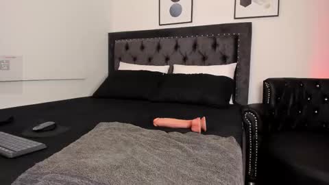 Sara online show from March 5, 1:07 pm