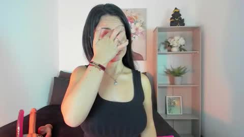 saramilf_69 online show from February 16, 2:46 pm