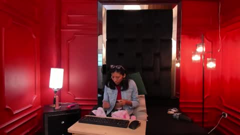 Snapshot of saranaomy_ chatting on November 3, 3:08 am Sara and Edward online show from November 3, 3:08 am