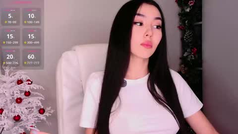 Mia online show from December 24, 9:17 am