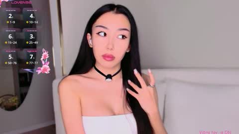 Mia online show from October 26, 9:37 am