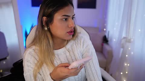 Sara online show from December 15, 9:31 pm