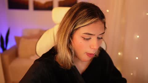 Sara online show from December 28, 1:18 am