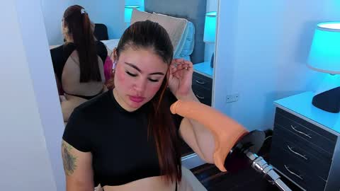 sararendon online show from April 8, 3:34 pm