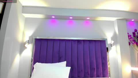 Sara   online show from September 8, 10:42 pm