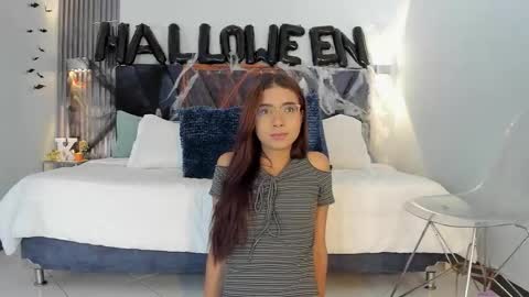 Sara online show from October 27, 8:13 pm