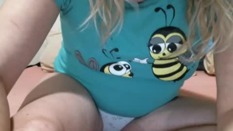 sarasexx33 online show from June 30, 11:39 pm