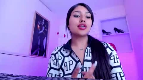 sarastonesx online show from October 16, 5:41 am