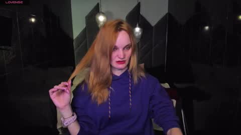 Sara online show from March 18, 1:36 pm