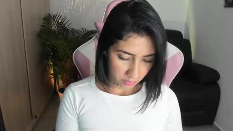 saratukkerr online show from December 3, 4:09 am