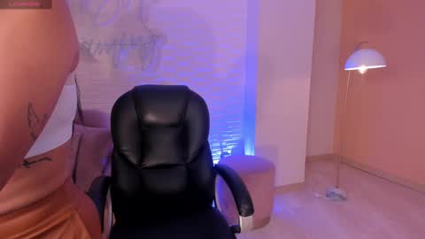 Snapshot of sarawinstone_ chatting on February 17, 1:32 pm Sara Winstone online show from February 17, 1:32 pm