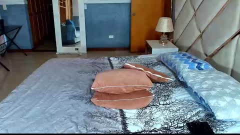 Snapshot of sarawonder69x chatting on December 20, 2:35 pm Sara Rivera online show from December 20, 2:35 pm