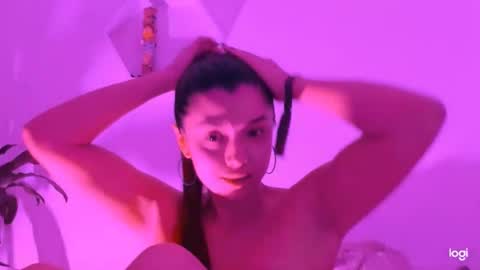 Snapshot of saray2312 chatting on December 16, 10:45 pm Saray online show from December 16, 10:45 pm