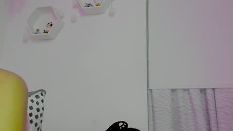 Snapshot of saray2312 chatting on December 4, 11:24 pm Saray online show from December 4, 11:24 pm