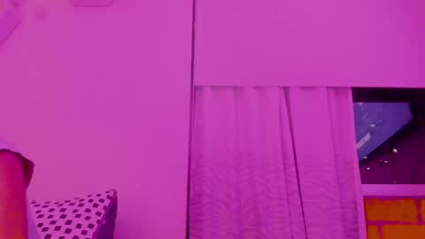 Snapshot of saray2312 chatting on January 6, 4:27 am Saray online show from January 6, 4:27 am