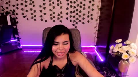 saray__jones online show from January 16, 4:07 pm