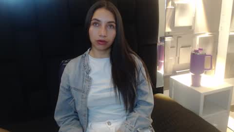 Snapshot of saray_pink chatting on January 14, 12:00 pm Saray Pink online show from January 14, 12:00 pm