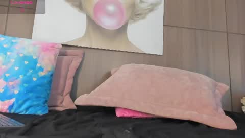 Snapshot of saraycollins chatting on July 16, 3:34 am online show from July 16, 3:34 am