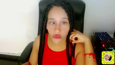 Snapshot of saraylittle chatting on November 15, 3:59 am Saray online show from November 15, 3:59 am