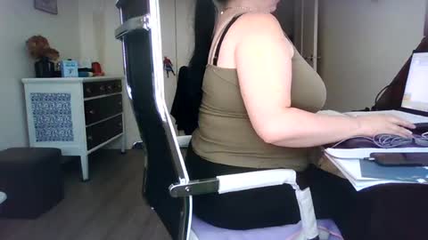 Sara online show from July 10, 6:32 pm