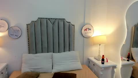 sarit_ online show from May 1, 11:48 am