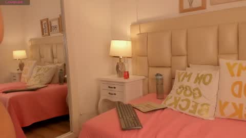 sarit_ online show from May 16, 7:34 pm