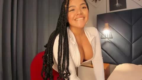 Sara  online show from May 16, 8:18 pm