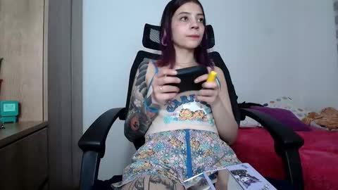 Snapshot of sarita_hornet chatting on December 3, 11:36 pm sarai online show from December 3, 11:36 pm